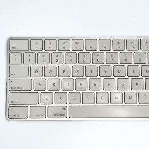 激安【純正品】 Apple MagicKeyboard- 英語（US） テンキー付 と Magic