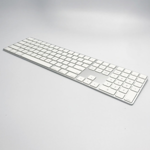 激安【純正品】 Apple MagicKeyboard- 英語（US） テンキー付 と Magic